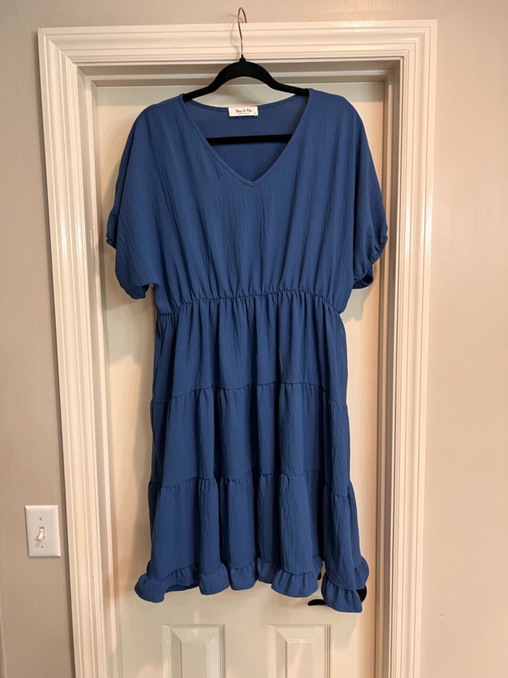 Blue Tiered V-Neck Midi Dress 
Boutique brand You and Me
Size XL